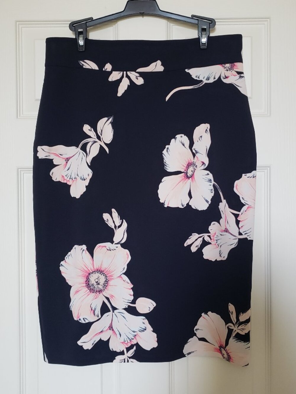 Ann Taylor Women's Navy Blue Floral Lined Pencil Skirt - Size 10 - EUC